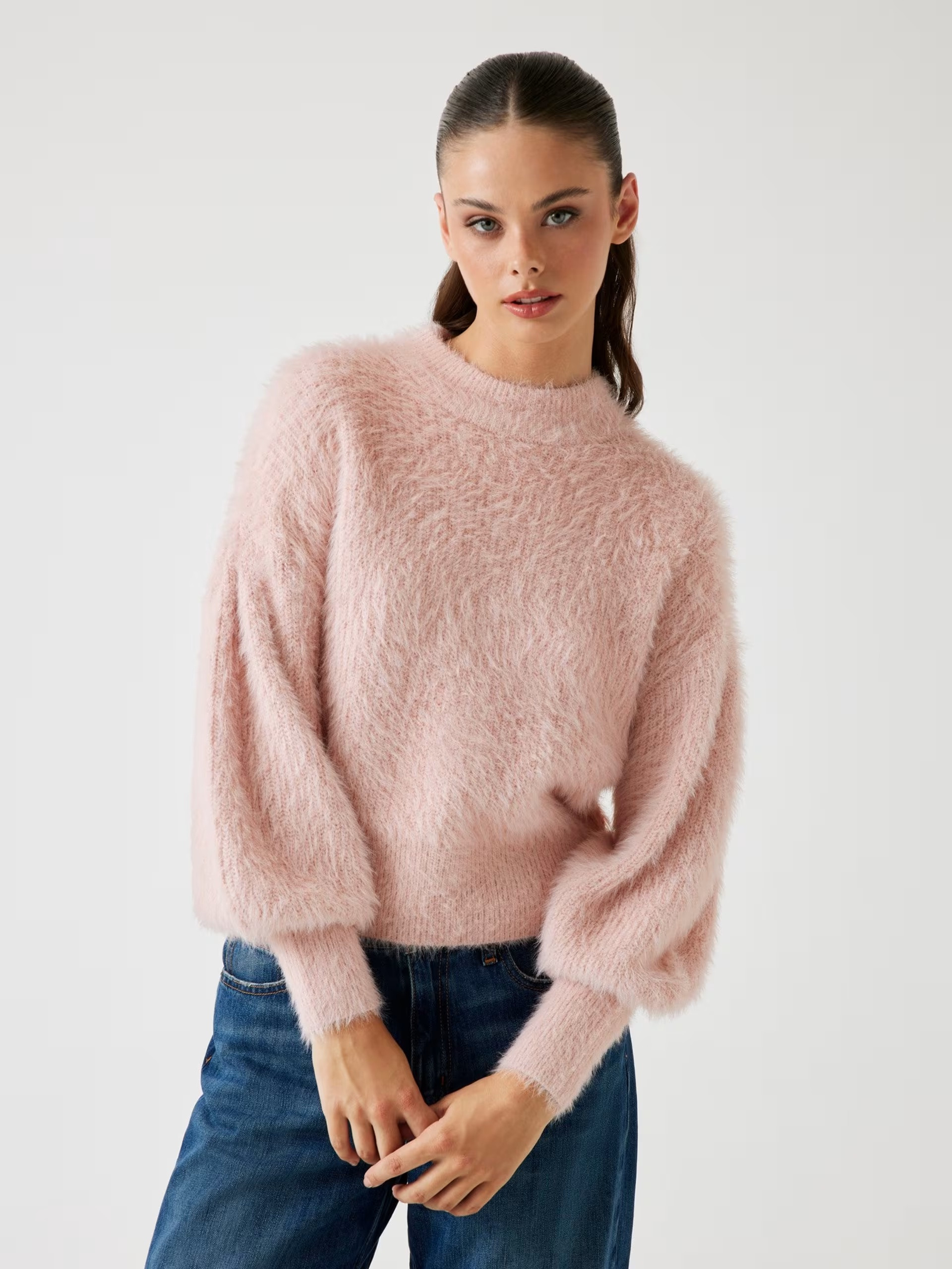 Guess Crew neck fuzzy yarn sweater