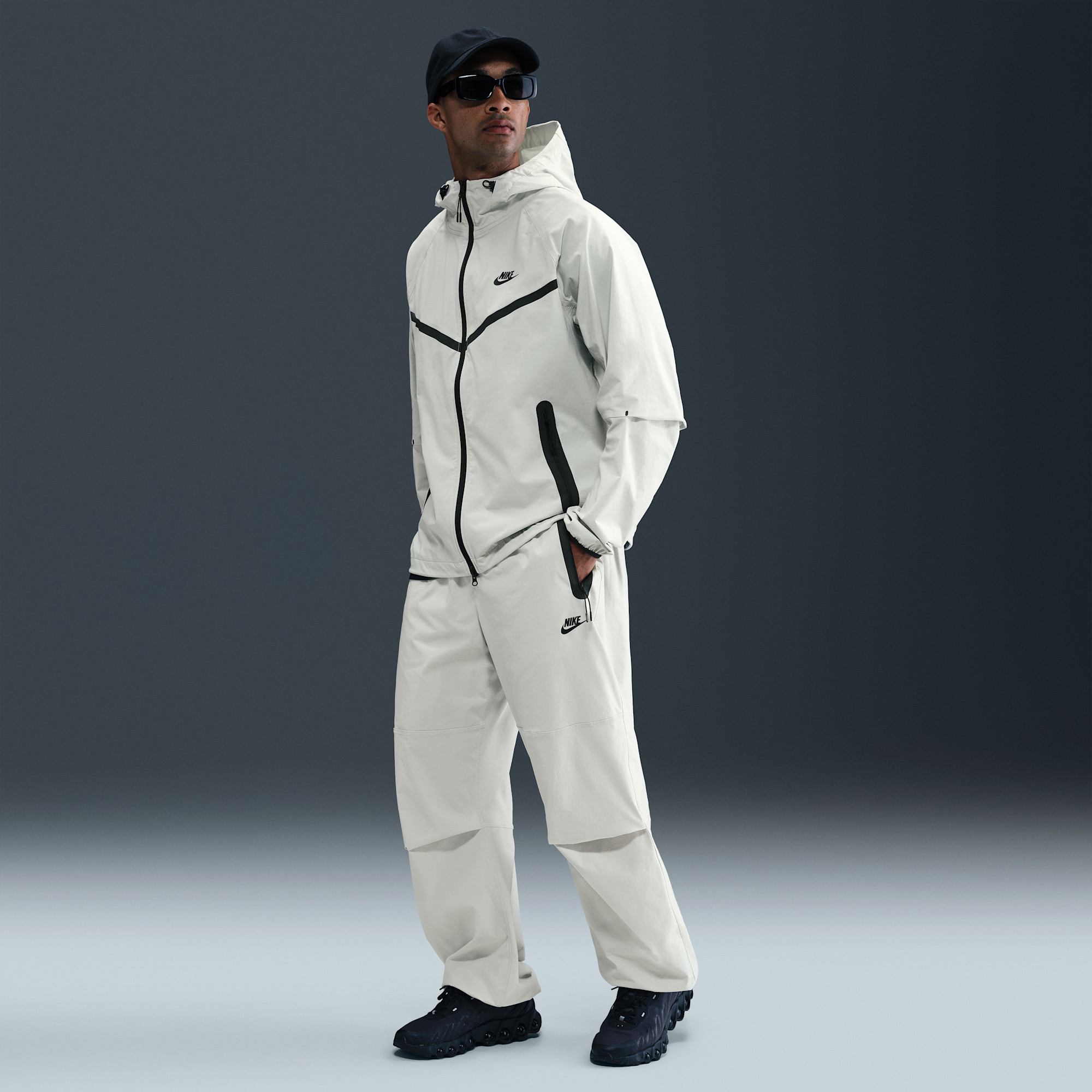 Nike Tech Oversized Woven Pants