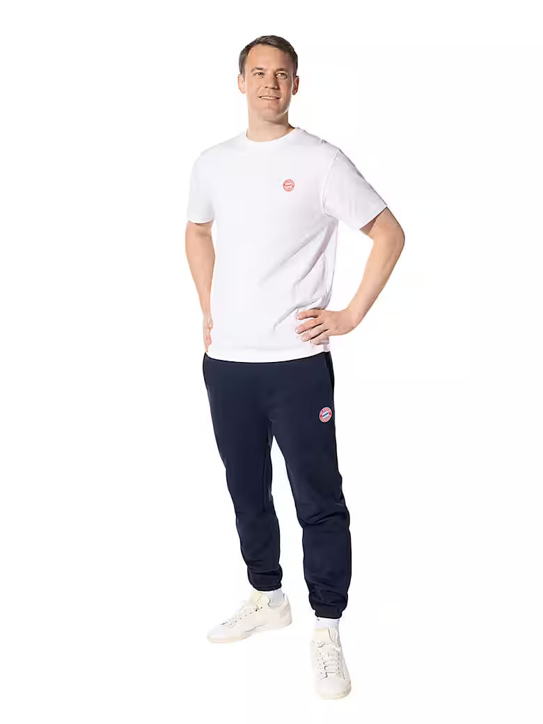 For FC Bayern fans: FC BAYERN MÜNCHEN Essential Classic T-Shirt