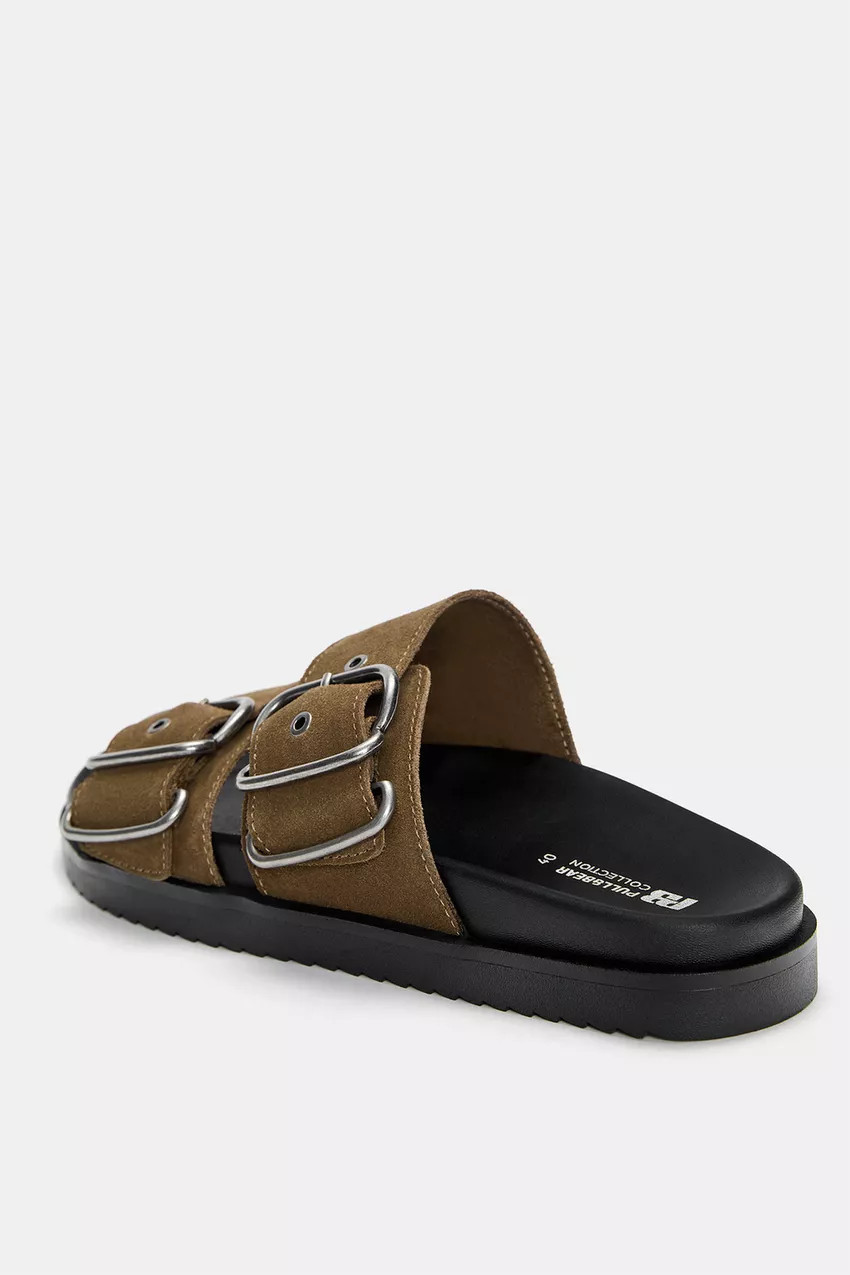 Pull&Bear Flat leather sandals with buckles