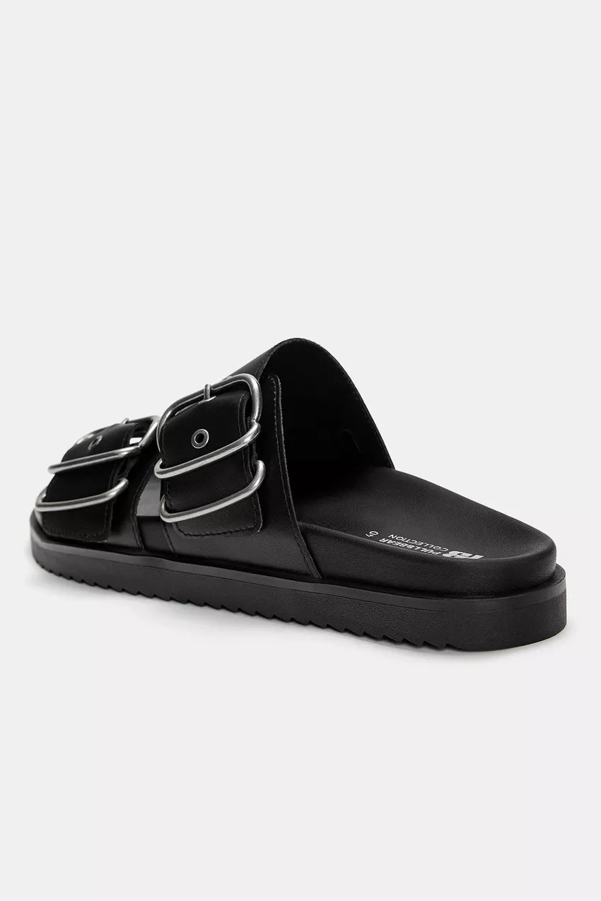 Pull&Bear Flat sandals with buckles