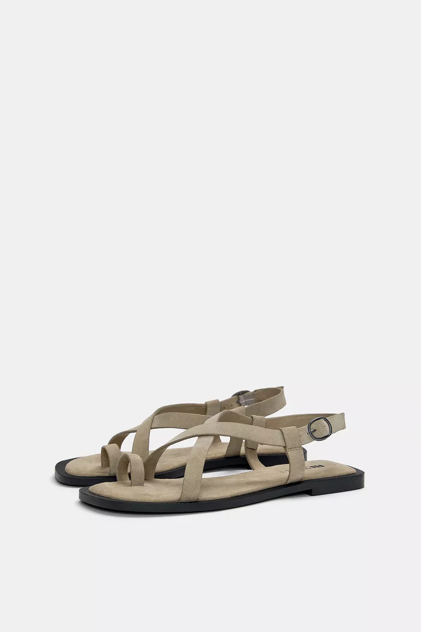 Pull&Bear Flat leather sandals with straps