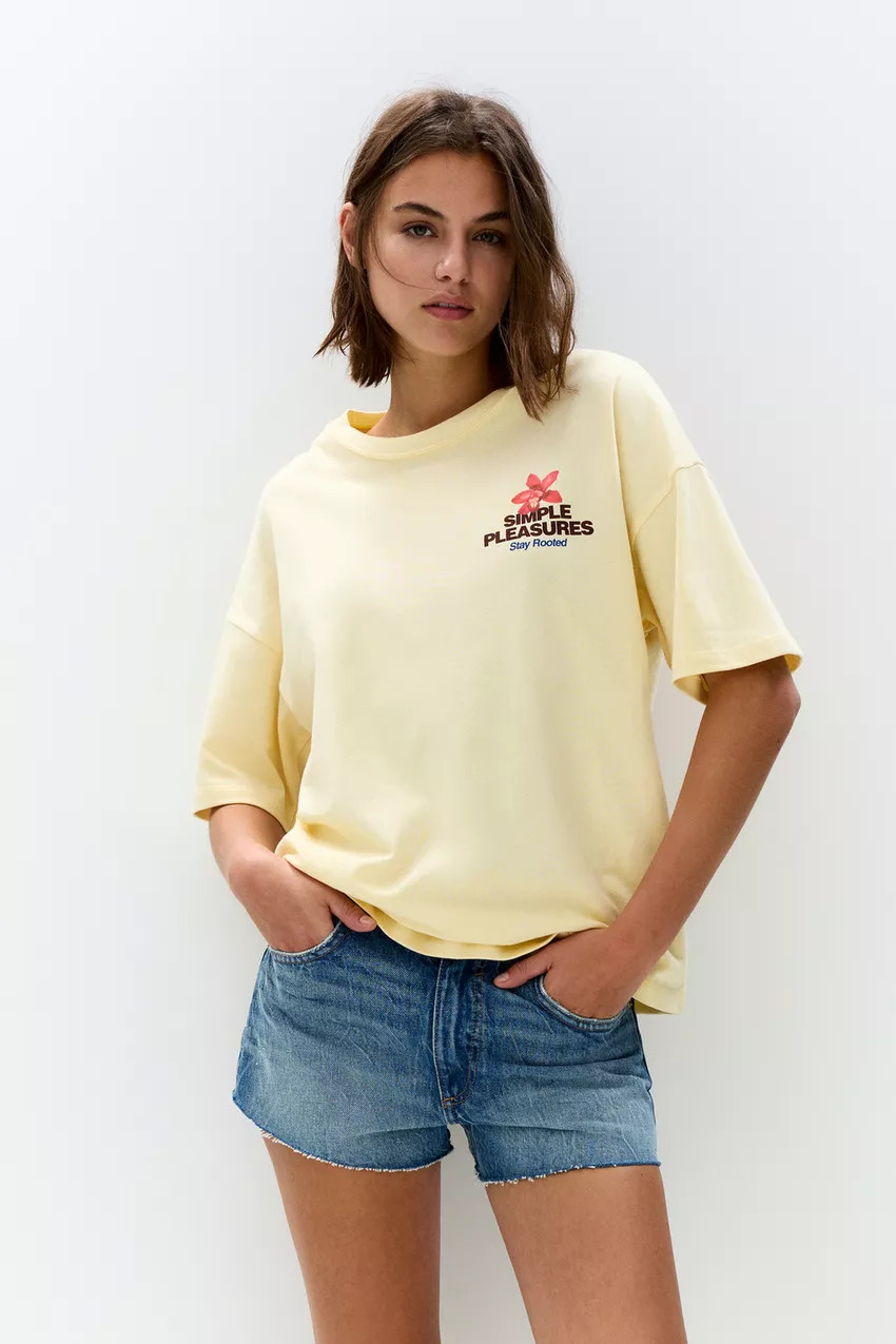 Pull&Bear T-shirt with floral graphics