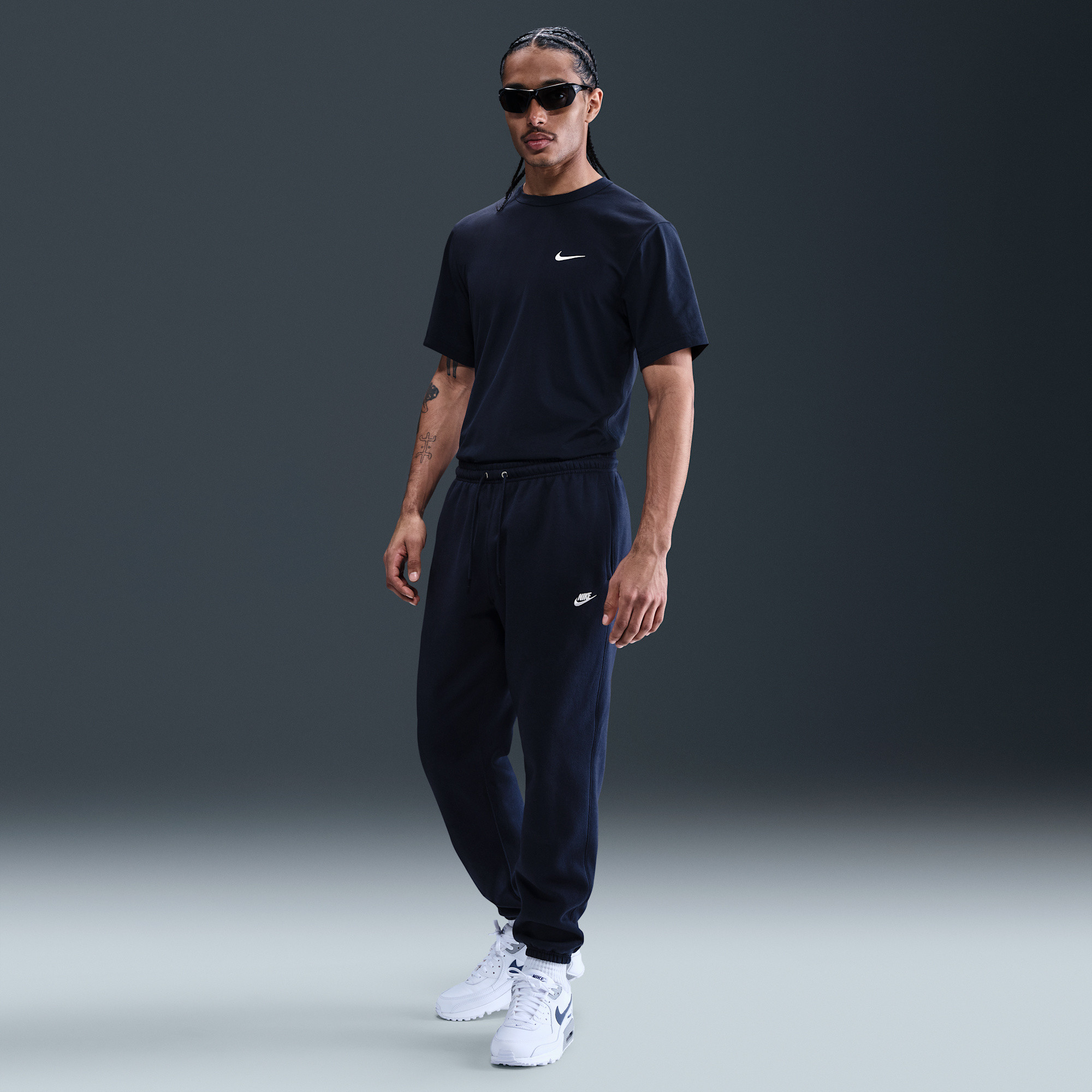 Nike Club Brushed-Back Fleece Cuffed Pants