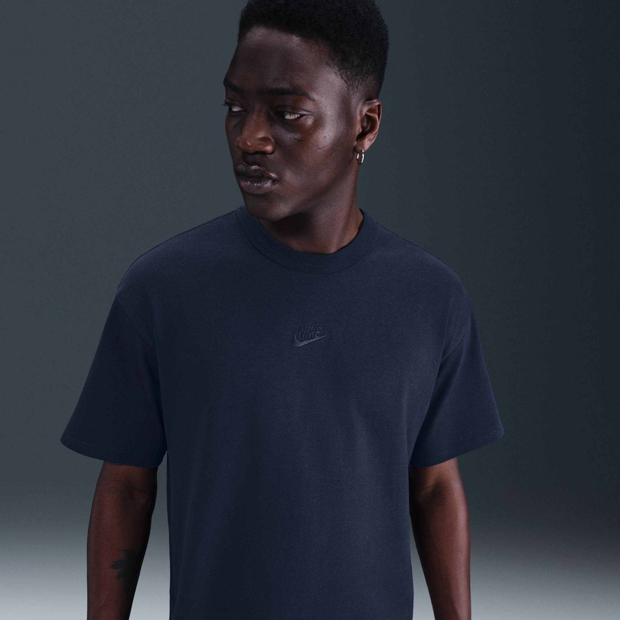 Nike Sportswear Premium Essentials T-Shirt