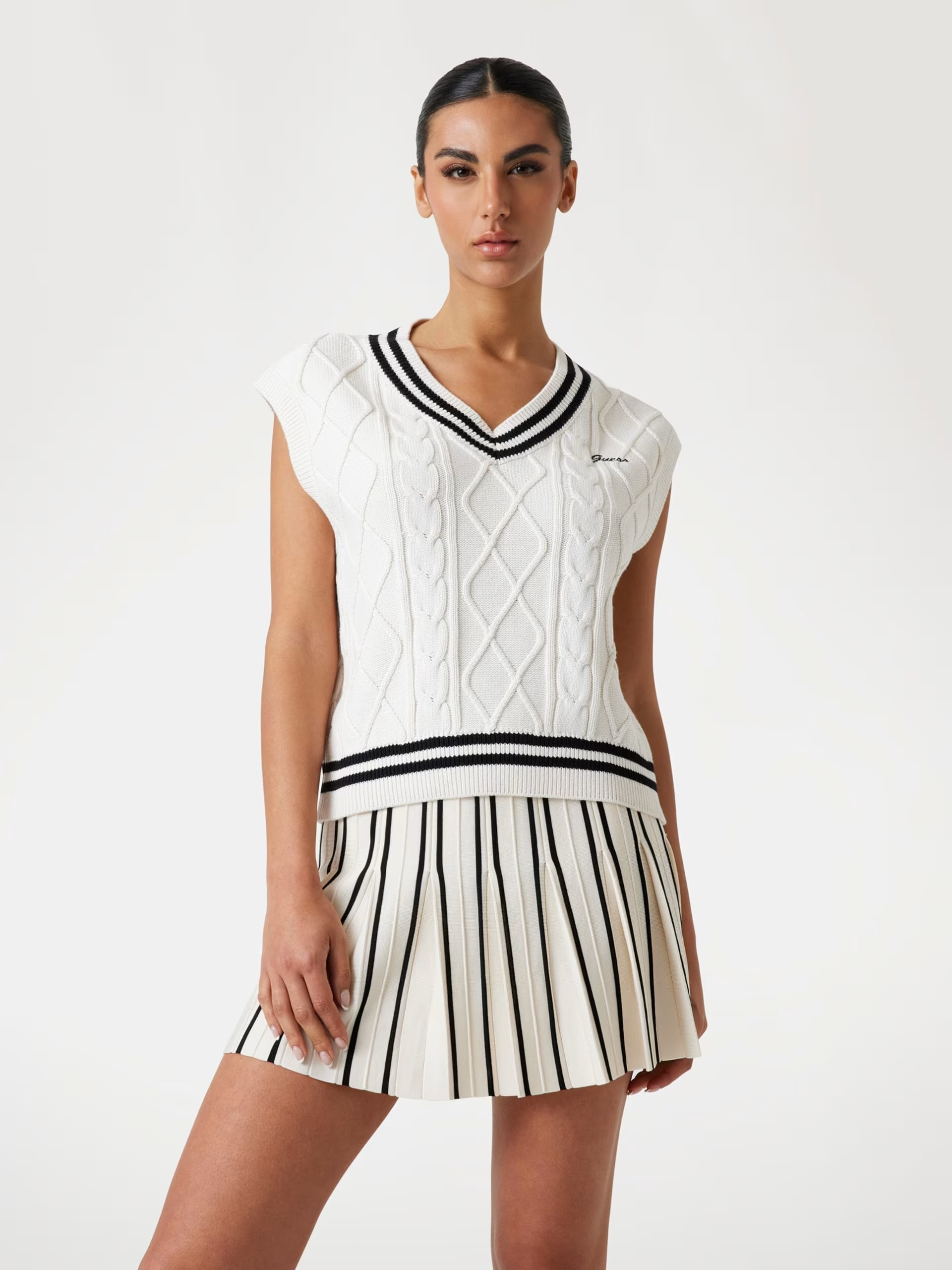 Guess Cable-knit V-neck sweater