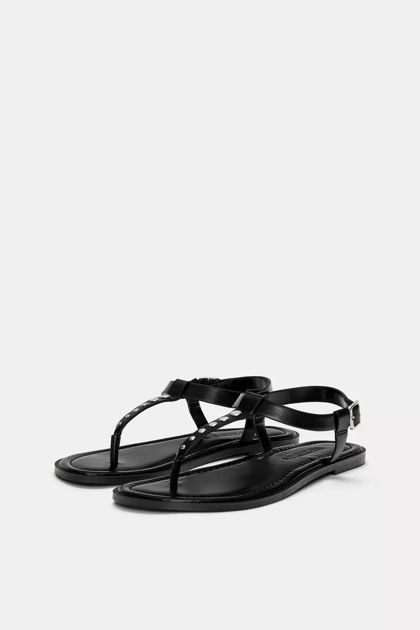 Pull&Bear Flat sandals with jewelry