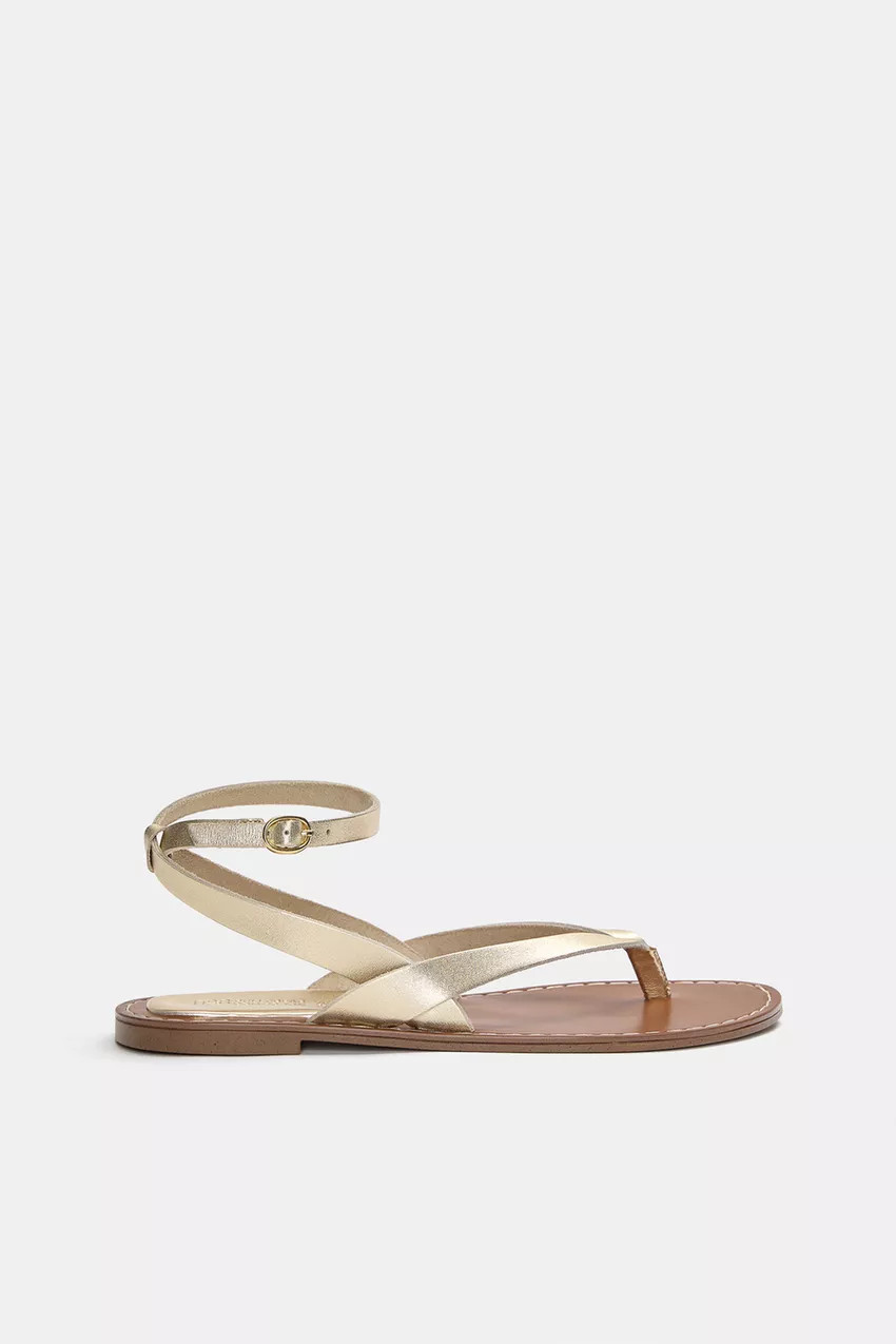 Pull&Bear Flat gold-colored leather sandals