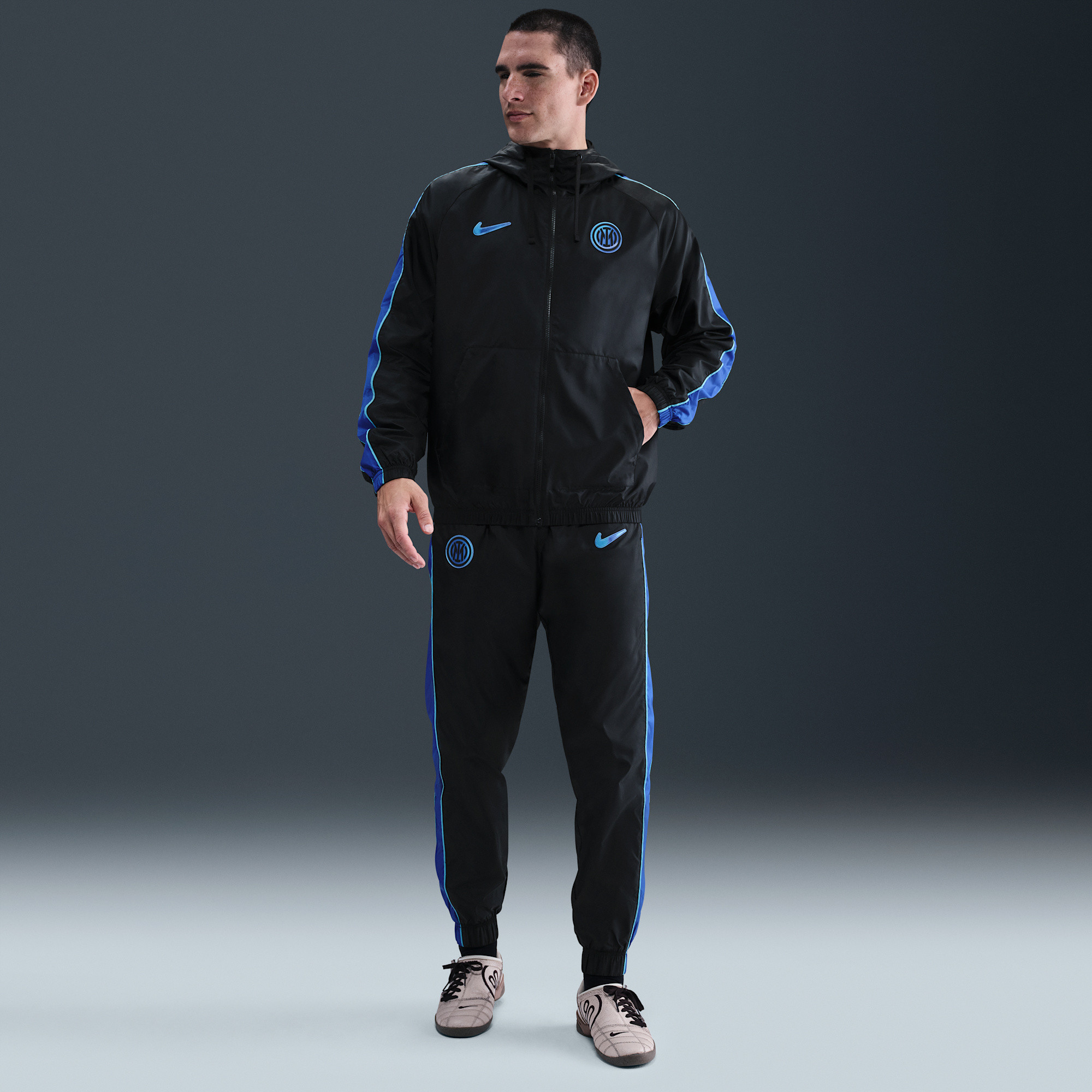 Inter Milan Sport Essentials Nike Woven Hooded Football Tracksuit