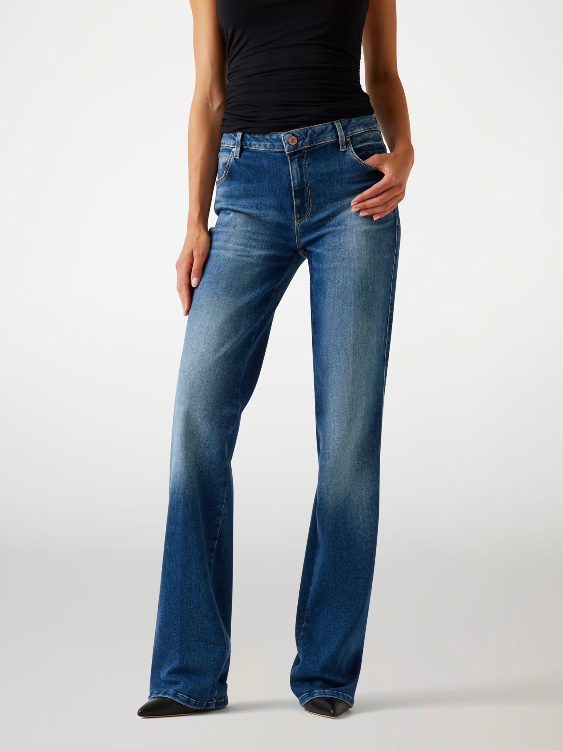 Guess Sexy Straight jeans